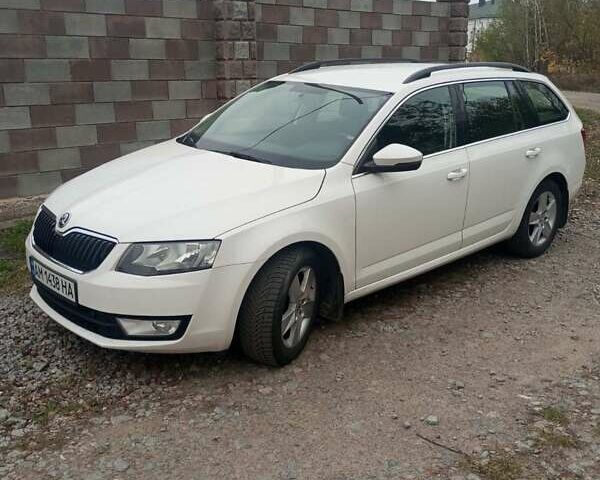 Білий Шкода Октавія, об'ємом двигуна 1.6 л та пробігом 205 тис. км за 9000 $, фото 1 на Automoto.ua
