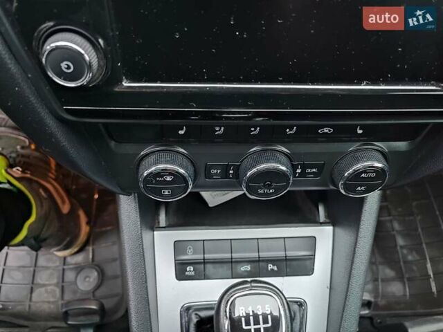 Білий Шкода Октавія, об'ємом двигуна 1.6 л та пробігом 227 тис. км за 11700 $, фото 7 на Automoto.ua