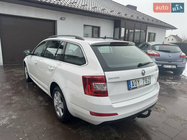 Белый Шкода Октавия, объемом двигателя 1.6 л и пробегом 230 тыс. км за 10500 $, фото 6 на Automoto.ua