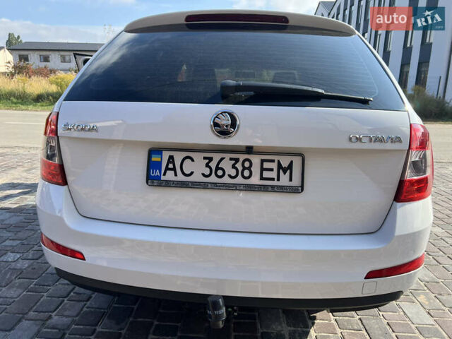Білий Шкода Октавія, об'ємом двигуна 1.6 л та пробігом 248 тис. км за 10700 $, фото 30 на Automoto.ua