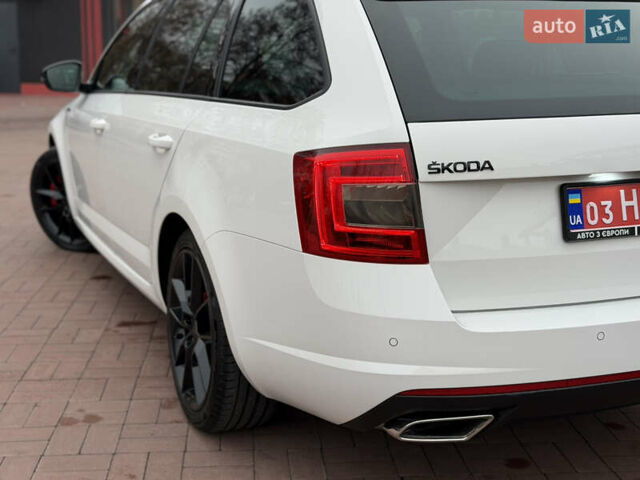 Белый Шкода Октавия, объемом двигателя 2 л и пробегом 230 тыс. км за 15300 $, фото 65 на Automoto.ua
