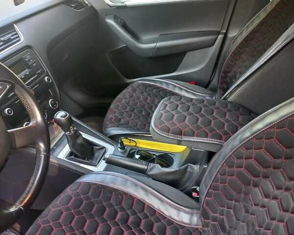 Белый Шкода Октавия, объемом двигателя 1.6 л и пробегом 241 тыс. км за 11300 $, фото 20 на Automoto.ua