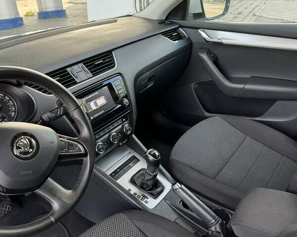 Белый Шкода Октавия, объемом двигателя 1.4 л и пробегом 197 тыс. км за 10400 $, фото 10 на Automoto.ua