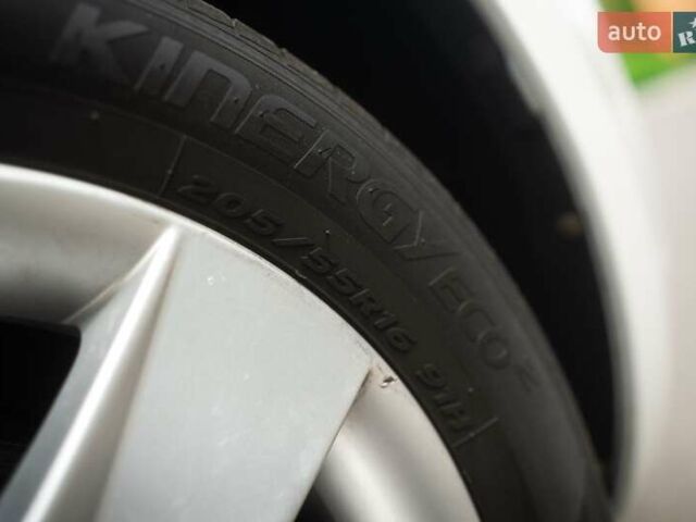 Белый Шкода Октавия, объемом двигателя 1.2 л и пробегом 253 тыс. км за 7500 $, фото 15 на Automoto.ua
