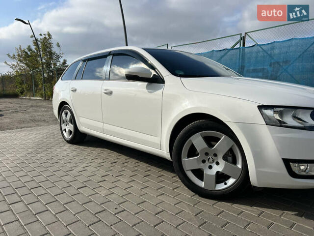 Білий Шкода Октавія, об'ємом двигуна 1.6 л та пробігом 248 тис. км за 10700 $, фото 5 на Automoto.ua