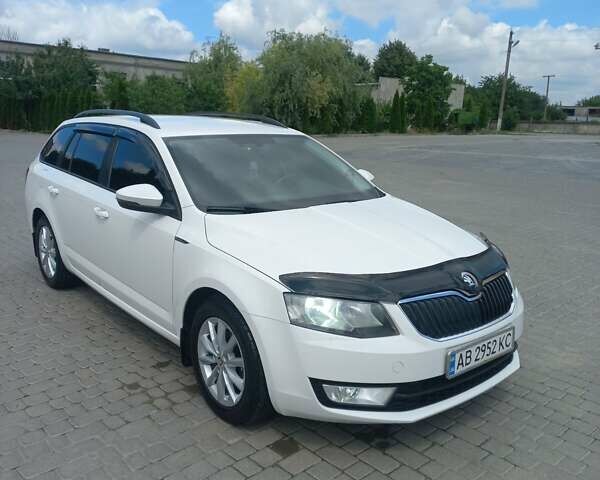 Белый Шкода Октавия, объемом двигателя 1.6 л и пробегом 241 тыс. км за 11300 $, фото 3 на Automoto.ua