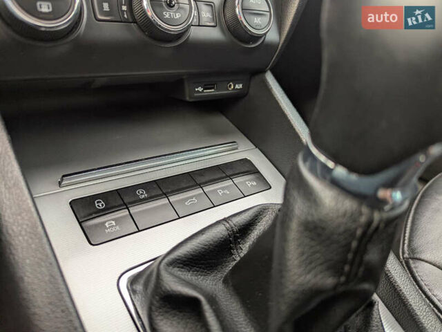 Белый Шкода Октавия, объемом двигателя 1.6 л и пробегом 338 тыс. км за 10399 $, фото 58 на Automoto.ua