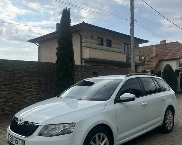 Білий Шкода Октавія, об'ємом двигуна 1.6 л та пробігом 172 тис. км за 9400 $, фото 9 на Automoto.ua