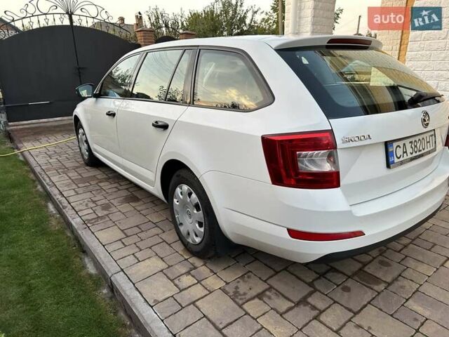 Білий Шкода Октавія, об'ємом двигуна 1.2 л та пробігом 149 тис. км за 8300 $, фото 9 на Automoto.ua