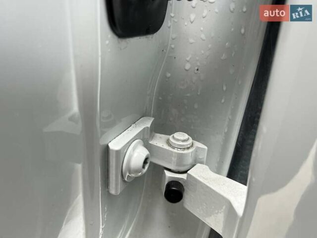 Белый Шкода Октавия, объемом двигателя 1.8 л и пробегом 182 тыс. км за 11650 $, фото 105 на Automoto.ua