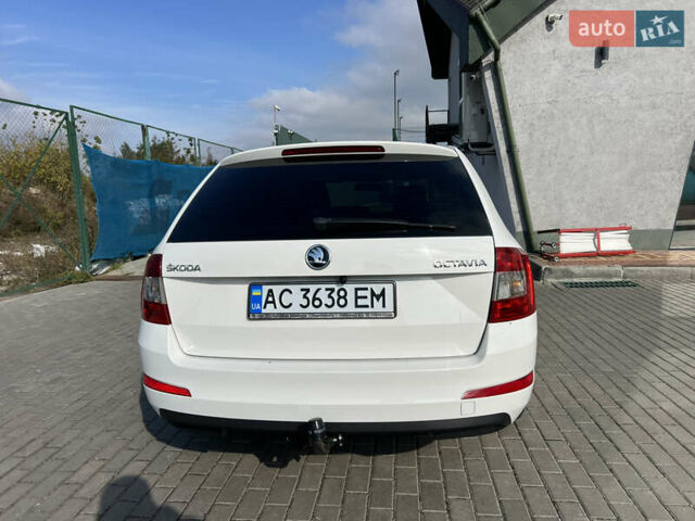 Білий Шкода Октавія, об'ємом двигуна 1.6 л та пробігом 248 тис. км за 10700 $, фото 9 на Automoto.ua