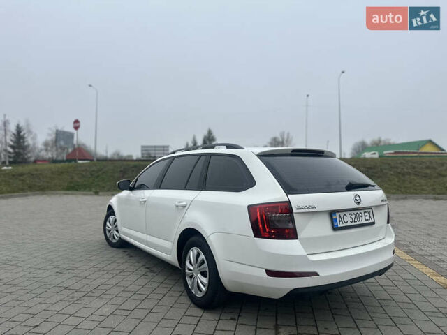 Білий Шкода Октавія, об'ємом двигуна 1.6 л та пробігом 284 тис. км за 8600 $, фото 11 на Automoto.ua