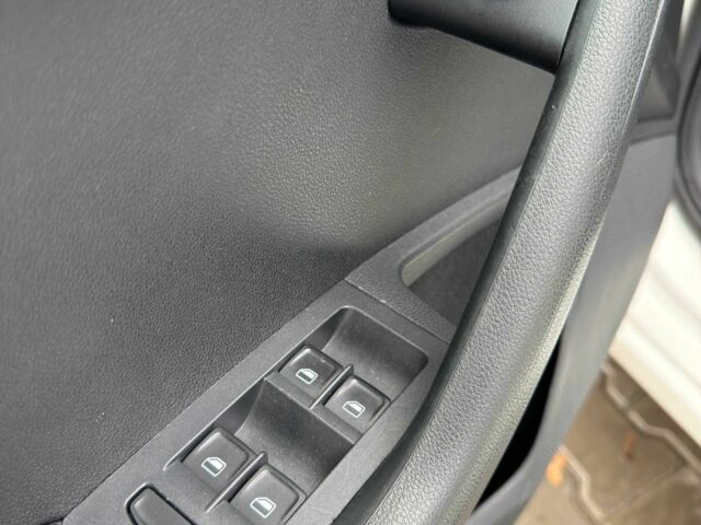 Белый Шкода Октавия, объемом двигателя 2 л и пробегом 259 тыс. км за 11300 $, фото 13 на Automoto.ua