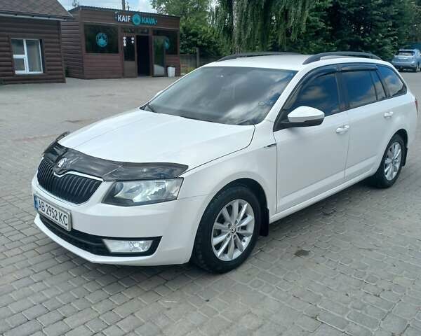 Белый Шкода Октавия, объемом двигателя 1.6 л и пробегом 241 тыс. км за 11300 $, фото 2 на Automoto.ua