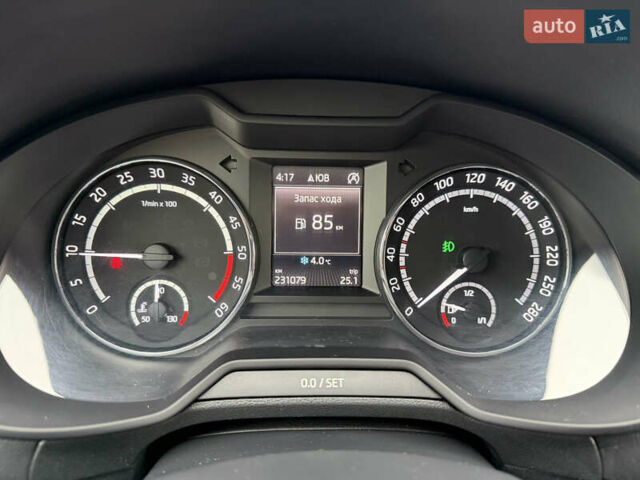 Белый Шкода Октавия, объемом двигателя 2 л и пробегом 230 тыс. км за 15300 $, фото 36 на Automoto.ua