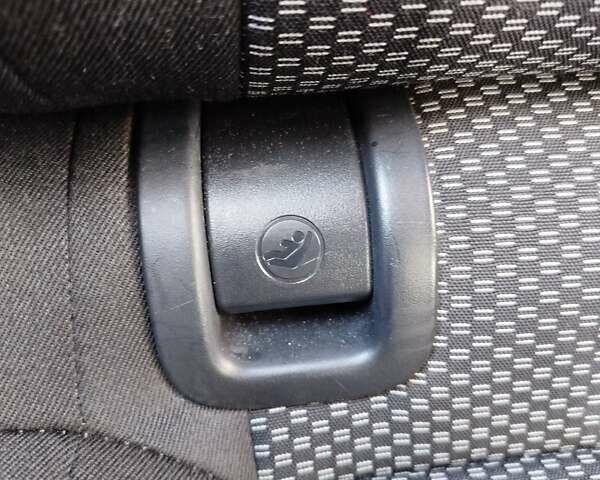 Шкода Октавия 2014 в Казатине на Automoto.ua Белый Шкода Октавия, объемом двигателя 1.97 л и пробегом 199 тыс. км за 11500 $, фото 19 на Automoto.ua