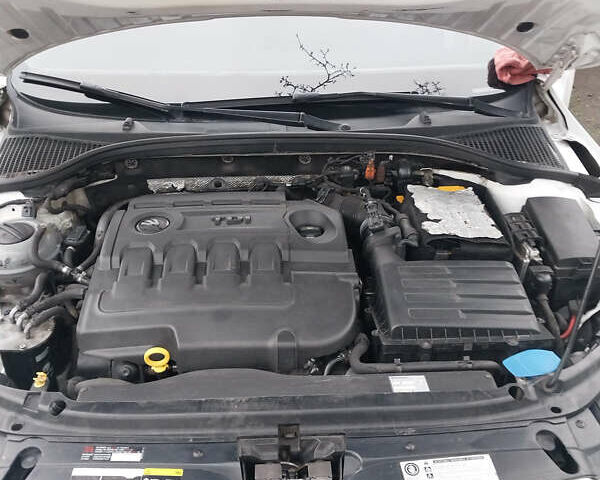 Белый Шкода Октавия, объемом двигателя 1.6 л и пробегом 340 тыс. км за 9500 $, фото 10 на Automoto.ua