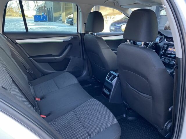 Белый Шкода Октавия, объемом двигателя 1.6 л и пробегом 380 тыс. км за 9799 $, фото 23 на Automoto.ua