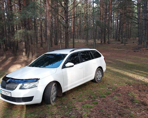 Белый Шкода Октавия, объемом двигателя 1.6 л и пробегом 340 тыс. км за 9500 $, фото 1 на Automoto.ua