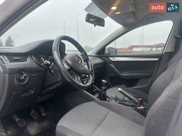 Білий Шкода Октавія, об'ємом двигуна 1.6 л та пробігом 284 тис. км за 8600 $, фото 29 на Automoto.ua