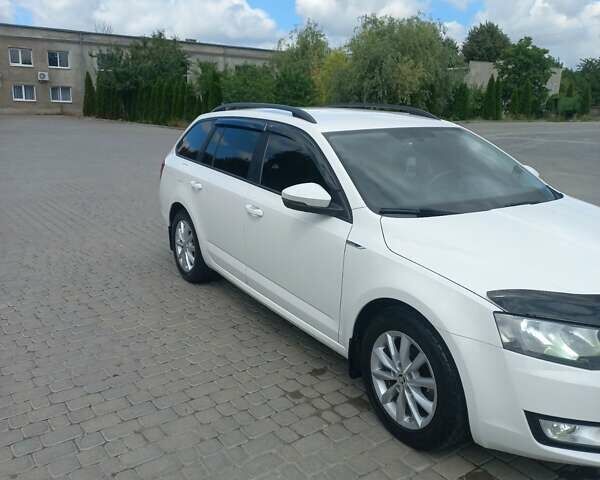 Белый Шкода Октавия, объемом двигателя 1.6 л и пробегом 241 тыс. км за 11300 $, фото 5 на Automoto.ua