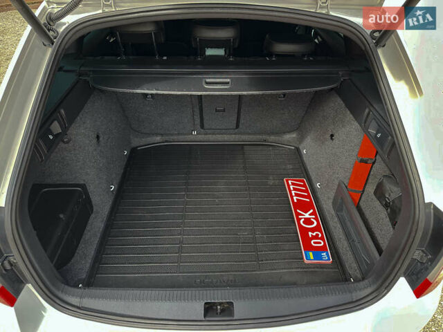 Белый Шкода Октавия, объемом двигателя 1.97 л и пробегом 220 тыс. км за 14500 $, фото 111 на Automoto.ua