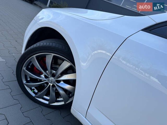 Белый Шкода Октавия, объемом двигателя 1.98 л и пробегом 199 тыс. км за 13500 $, фото 5 на Automoto.ua