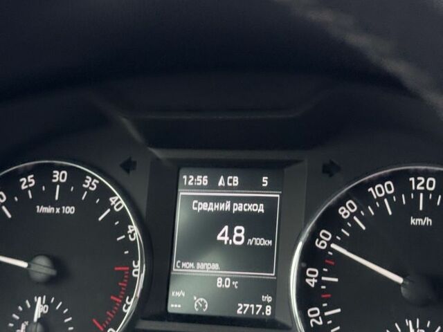 Белый Шкода Октавия, объемом двигателя 1.6 л и пробегом 270 тыс. км за 9999 $, фото 8 на Automoto.ua