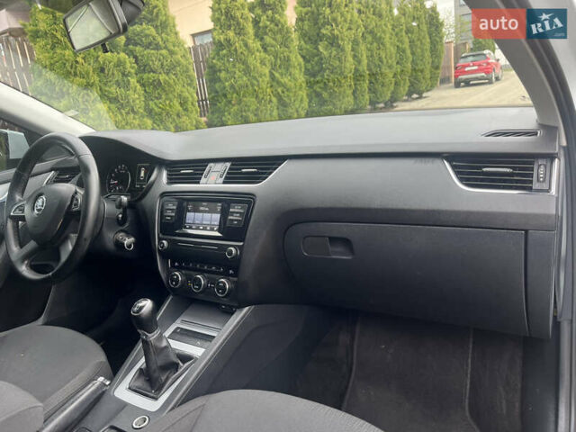 Білий Шкода Октавія, об'ємом двигуна 1.6 л та пробігом 172 тис. км за 9400 $, фото 31 на Automoto.ua