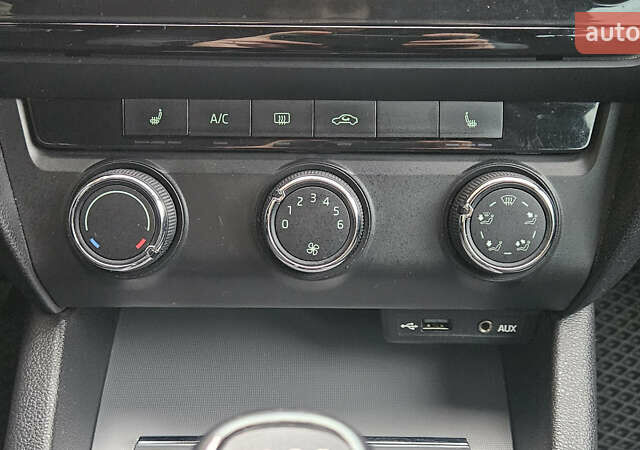 Белый Шкода Октавия, объемом двигателя 1.6 л и пробегом 303 тыс. км за 9700 $, фото 11 на Automoto.ua