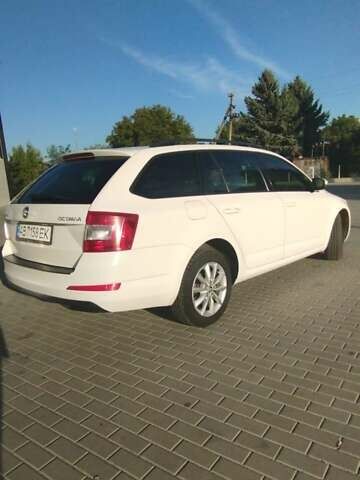 Білий Шкода Октавія, об'ємом двигуна 1.6 л та пробігом 251 тис. км за 10800 $, фото 37 на Automoto.ua