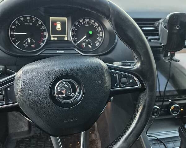 Шкода Октавія 2014 у Івано-Франківську на Automoto.ua Білий Шкода Октавія, об'ємом двигуна 1.6 л та пробігом 300 тис. км за 11250 $, фото 4 на Automoto.ua