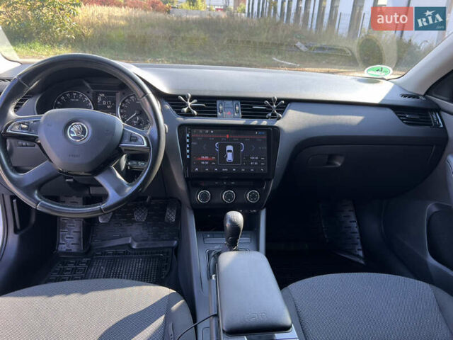 Белый Шкода Октавия, объемом двигателя 1.6 л и пробегом 248 тыс. км за 11500 $, фото 9 на Automoto.ua