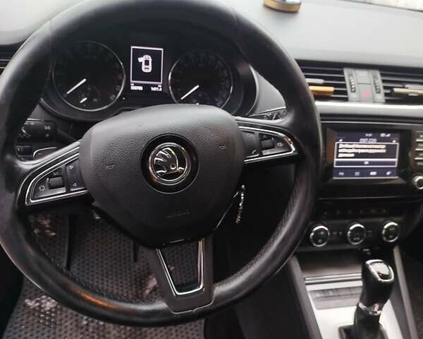 Білий Шкода Октавія, об'ємом двигуна 1.6 л та пробігом 350 тис. км за 8999 $, фото 8 на Automoto.ua