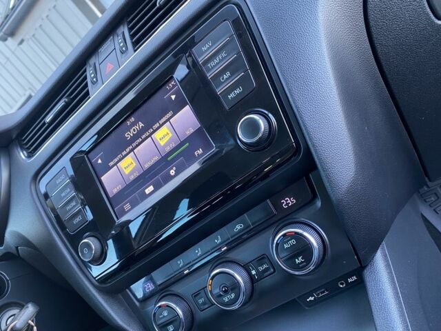 Белый Шкода Октавия, объемом двигателя 1.6 л и пробегом 380 тыс. км за 9799 $, фото 22 на Automoto.ua