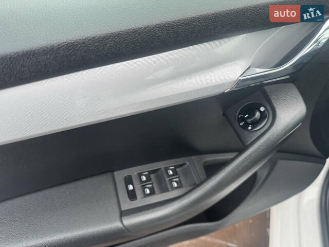 Белый Шкода Октавия, объемом двигателя 1.6 л и пробегом 230 тыс. км за 10500 $, фото 18 на Automoto.ua