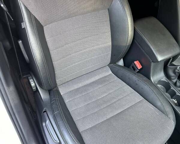 Белый Шкода Октавия, объемом двигателя 1.97 л и пробегом 296 тыс. км за 13100 $, фото 12 на Automoto.ua