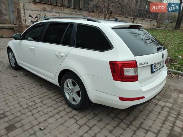 Білий Шкода Октавія, об'ємом двигуна 1.6 л та пробігом 227 тис. км за 11700 $, фото 2 на Automoto.ua