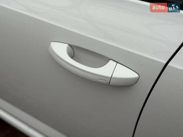 Белый Шкода Октавия, объемом двигателя 2 л и пробегом 230 тыс. км за 15300 $, фото 11 на Automoto.ua