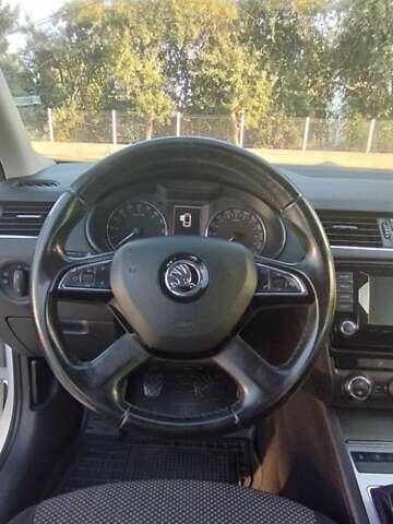 Білий Шкода Октавія, об'ємом двигуна 1.6 л та пробігом 251 тис. км за 10800 $, фото 24 на Automoto.ua