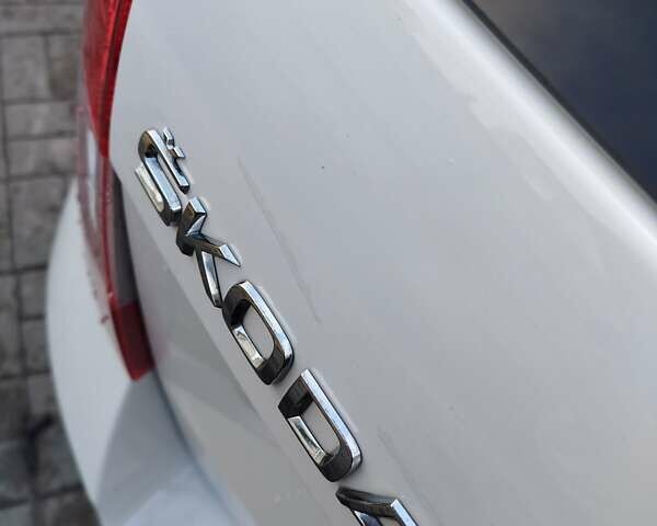 Шкода Октавия 2014 в Казатине на Automoto.ua Белый Шкода Октавия, объемом двигателя 1.97 л и пробегом 199 тыс. км за 11500 $, фото 34 на Automoto.ua