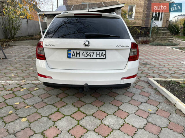 Белый Шкода Октавия, объемом двигателя 1.97 л и пробегом 353 тыс. км за 14000 $, фото 3 на Automoto.ua