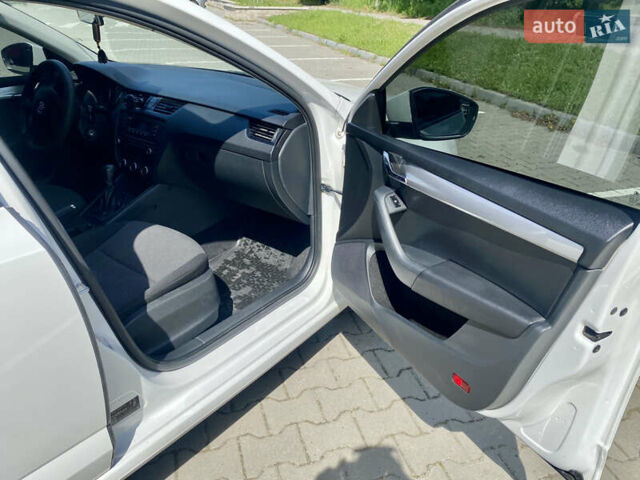 Белый Шкода Октавия, объемом двигателя 1.6 л и пробегом 237 тыс. км за 8750 $, фото 22 на Automoto.ua