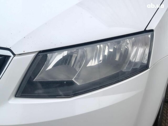 Білий Шкода Октавія, об'ємом двигуна 2 л та пробігом 328 тис. км за 8990 $, фото 2 на Automoto.ua