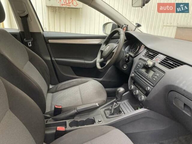 Белый Шкода Октавия, объемом двигателя 1.2 л и пробегом 114 тыс. км за 10500 $, фото 12 на Automoto.ua