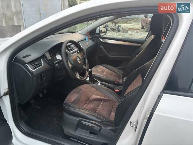 Білий Шкода Октавія, об'ємом двигуна 1.6 л та пробігом 250 тис. км за 9100 $, фото 8 на Automoto.ua
