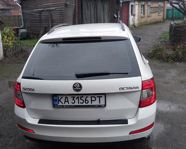 Белый Шкода Октавия, объемом двигателя 1.6 л и пробегом 340 тыс. км за 9500 $, фото 6 на Automoto.ua