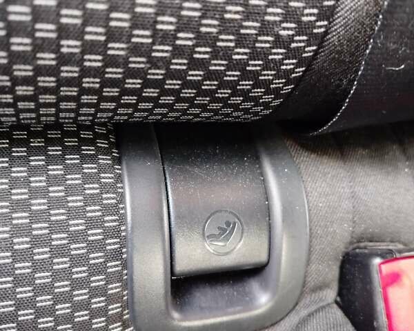 Шкода Октавия 2014 в Казатине на Automoto.ua Белый Шкода Октавия, объемом двигателя 1.97 л и пробегом 199 тыс. км за 11500 $, фото 27 на Automoto.ua