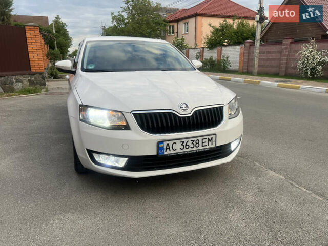 Белый Шкода Октавия, объемом двигателя 1.6 л и пробегом 240 тыс. км за 10300 $, фото 45 на Automoto.ua