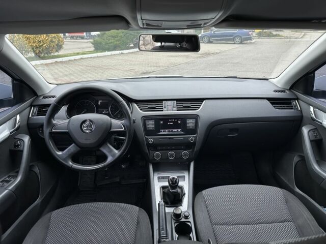 Белый Шкода Октавия, объемом двигателя 1.6 л и пробегом 394 тыс. км за 8500 $, фото 5 на Automoto.ua